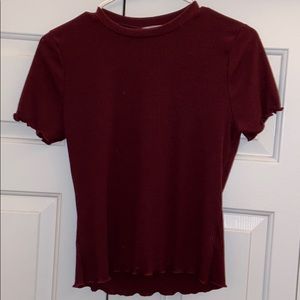 maroon tshirt